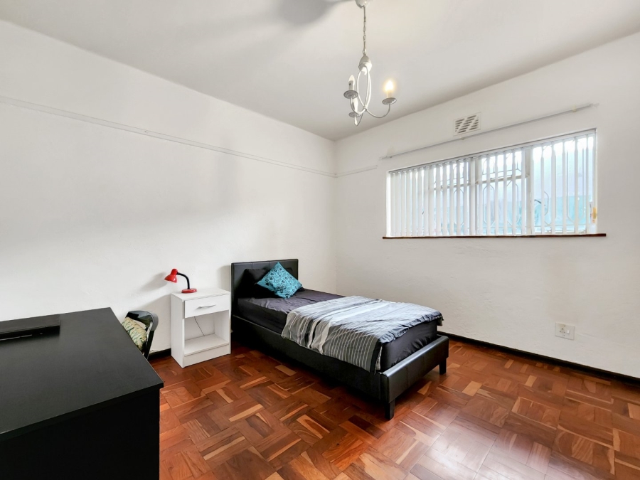 1 Bedroom Property for Sale in Sea Point Western Cape
